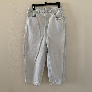 Very Light Wash Cropped Denim Jeans